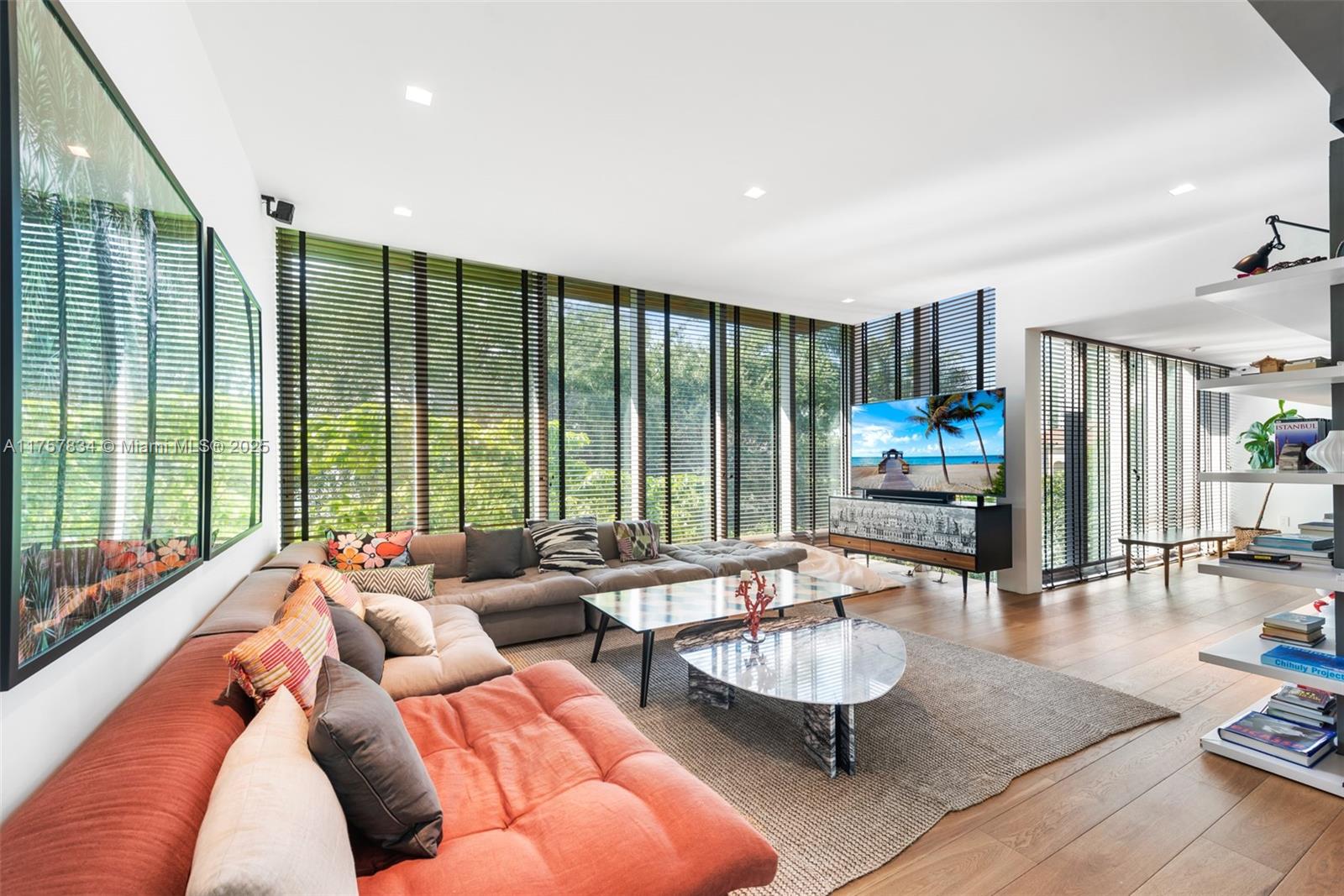 GOLDEN BEACH SEC D - Residential