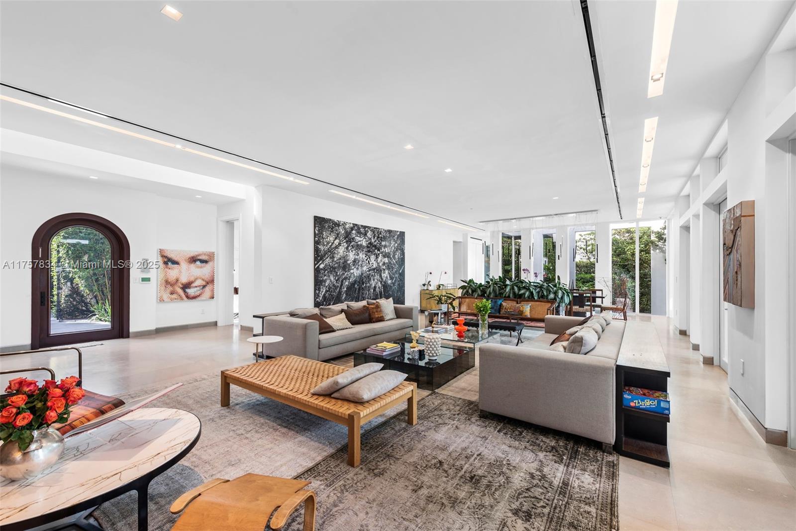 GOLDEN BEACH SEC D - Residential