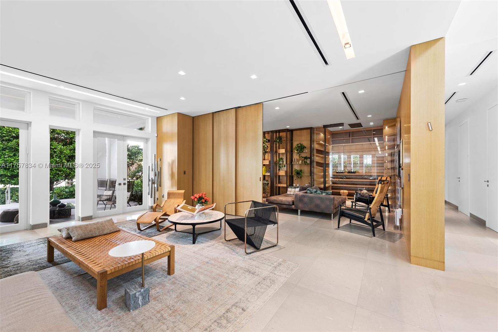 GOLDEN BEACH SEC D - Residential