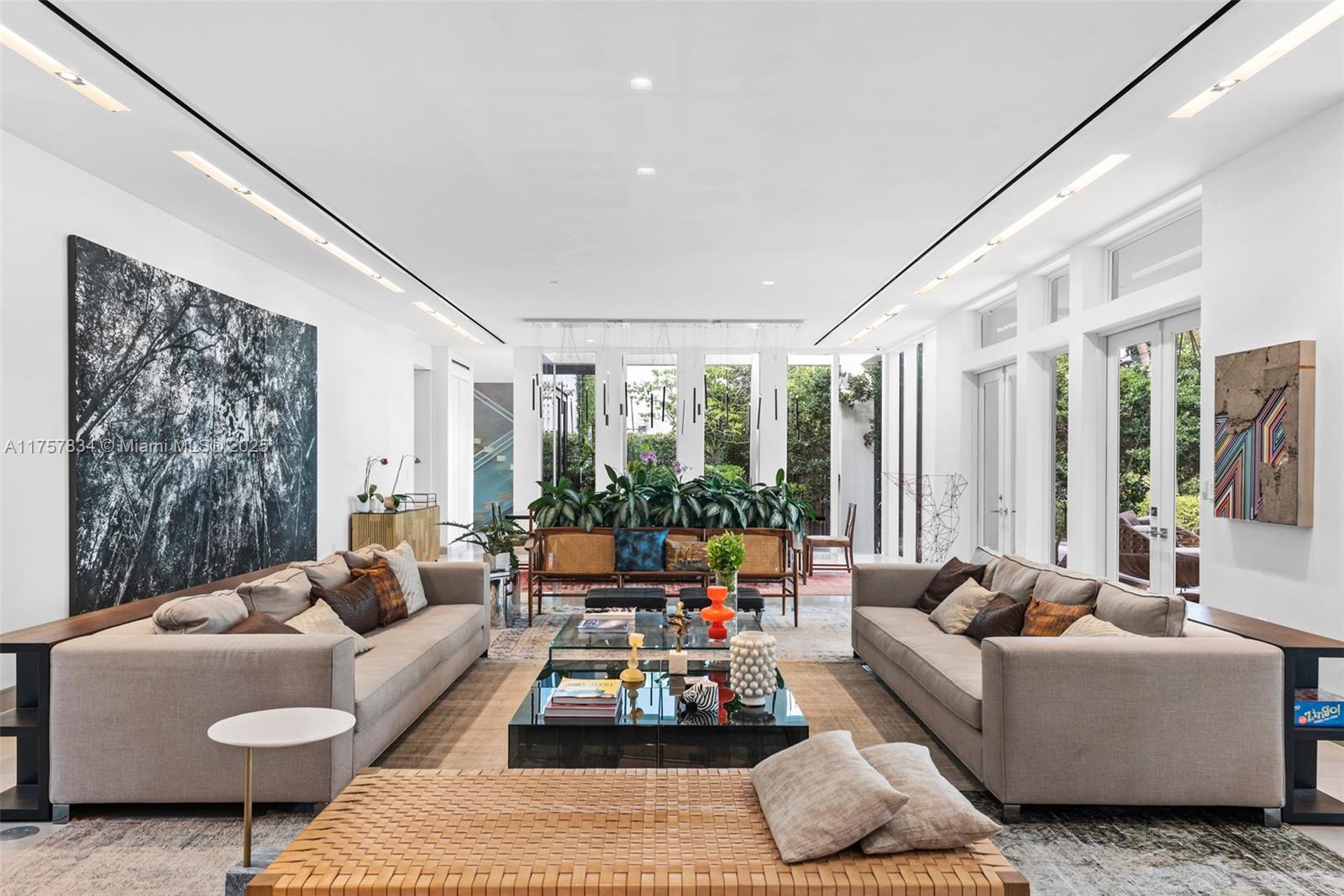 GOLDEN BEACH SEC D - Residential