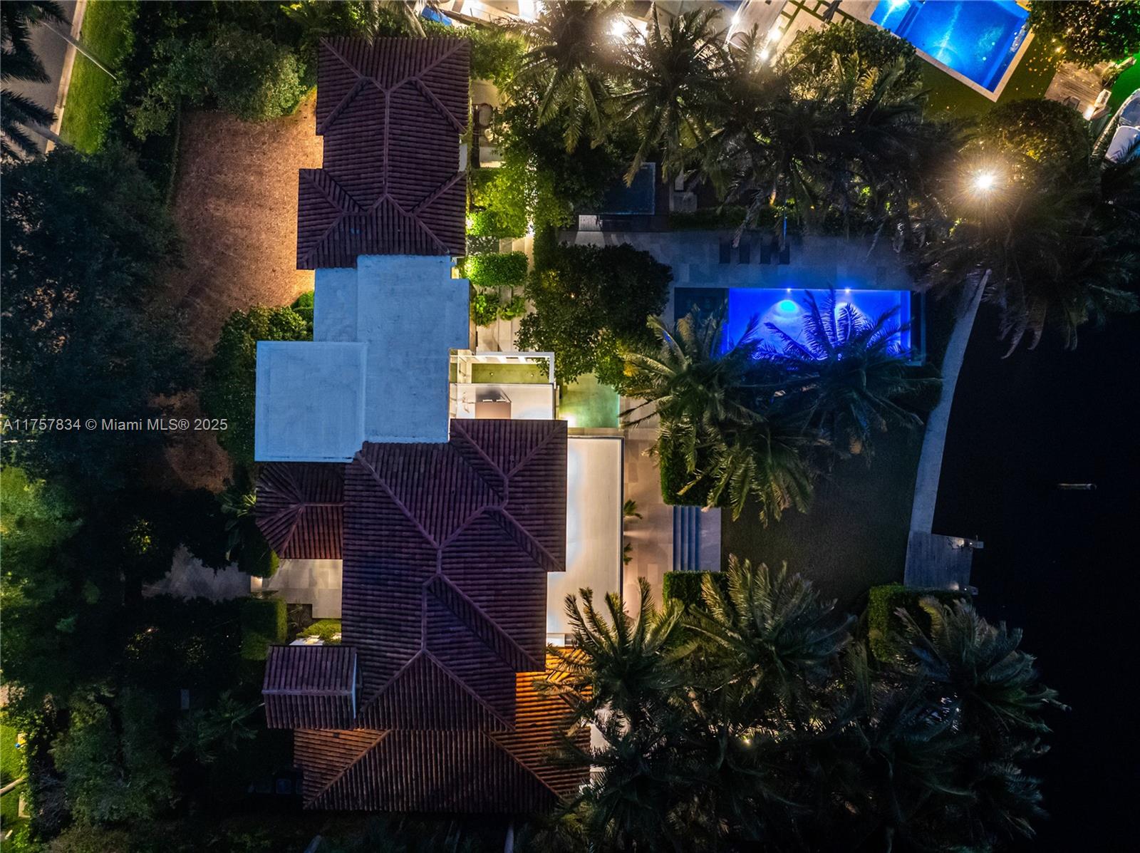 GOLDEN BEACH SEC D - Residential
