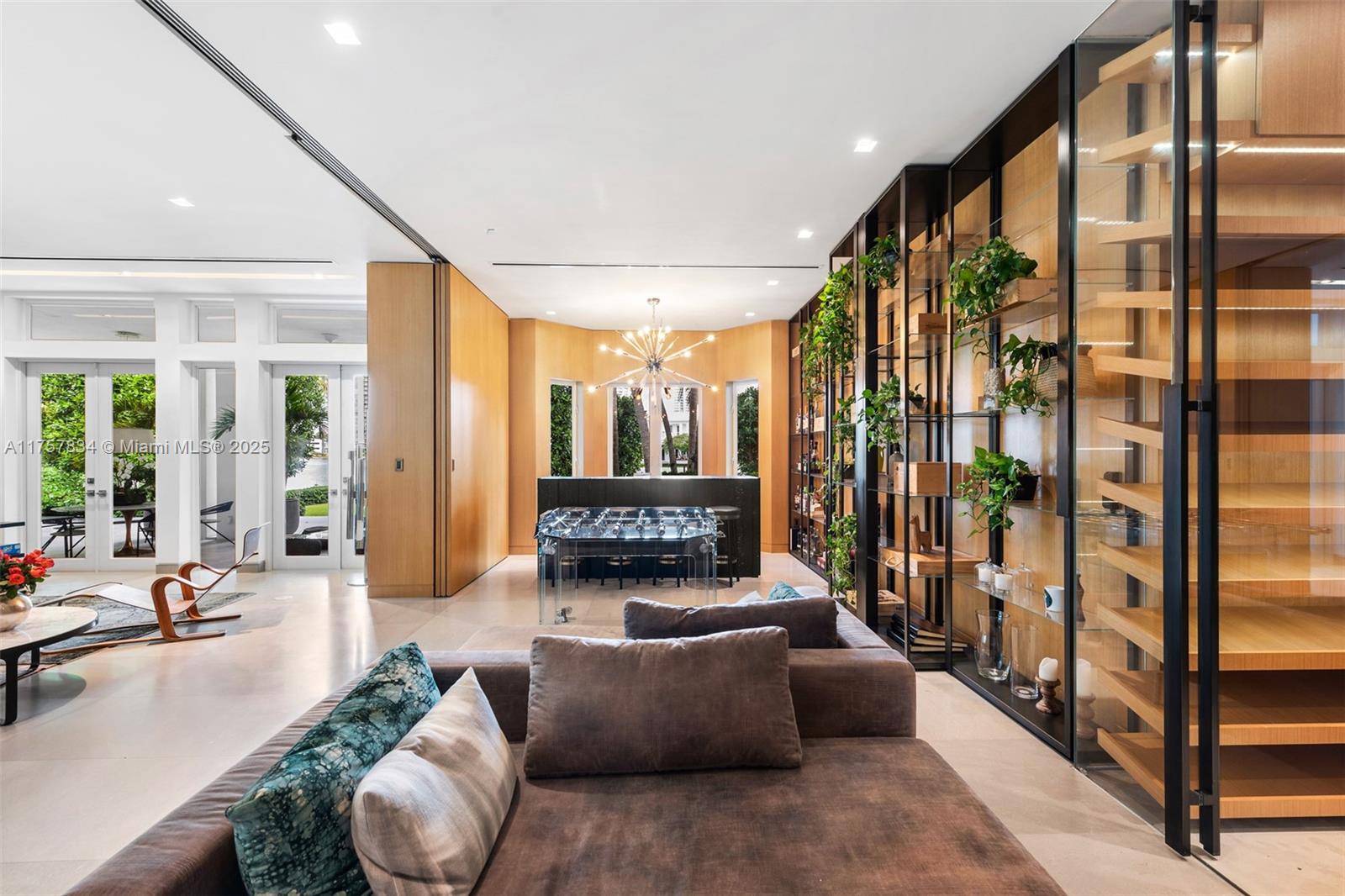 GOLDEN BEACH SEC D - Residential