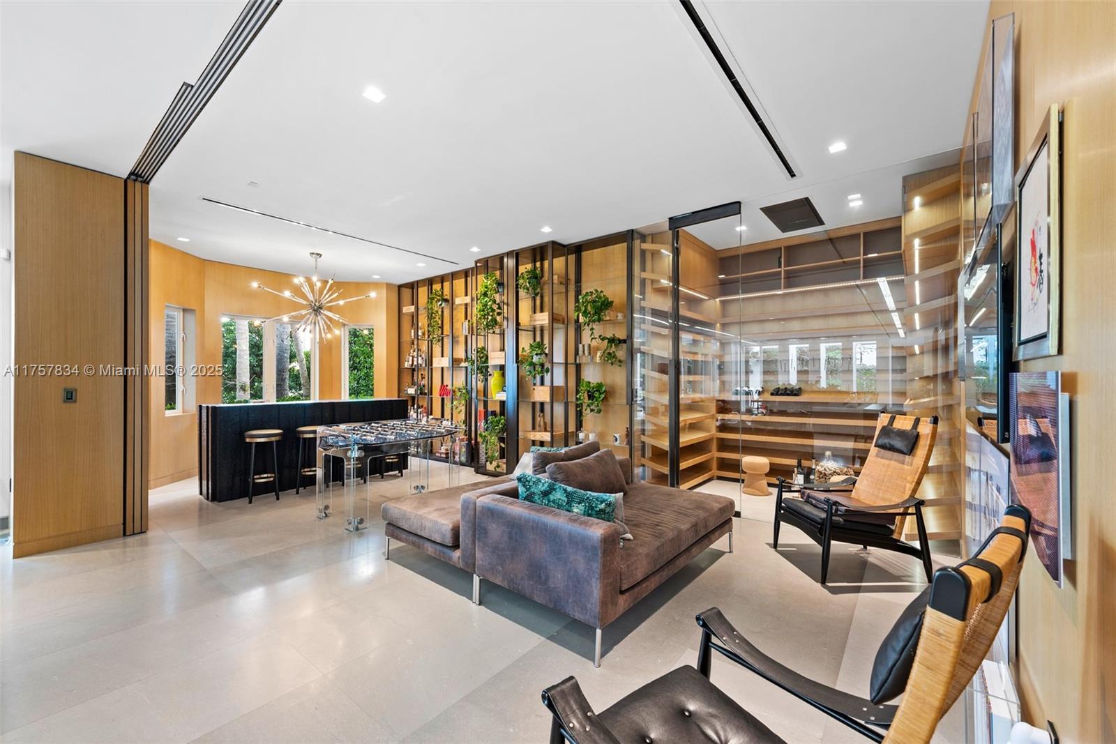 GOLDEN BEACH SEC D - Residential
