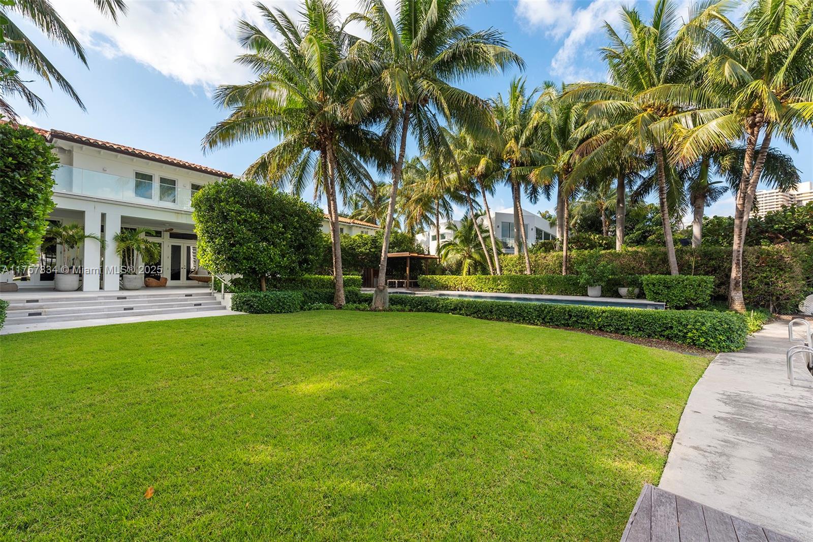 GOLDEN BEACH SEC D - Residential