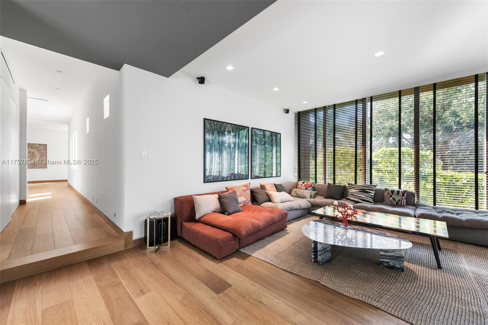 GOLDEN BEACH SEC D - Residential