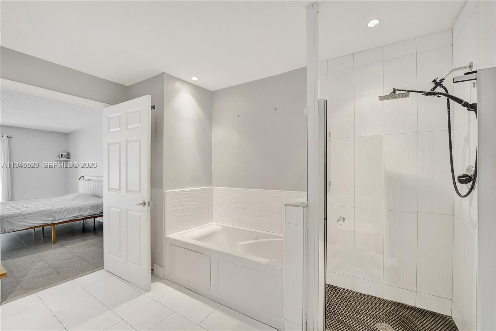 HOLLYWOOD GARDENS CONDOMI - Residential