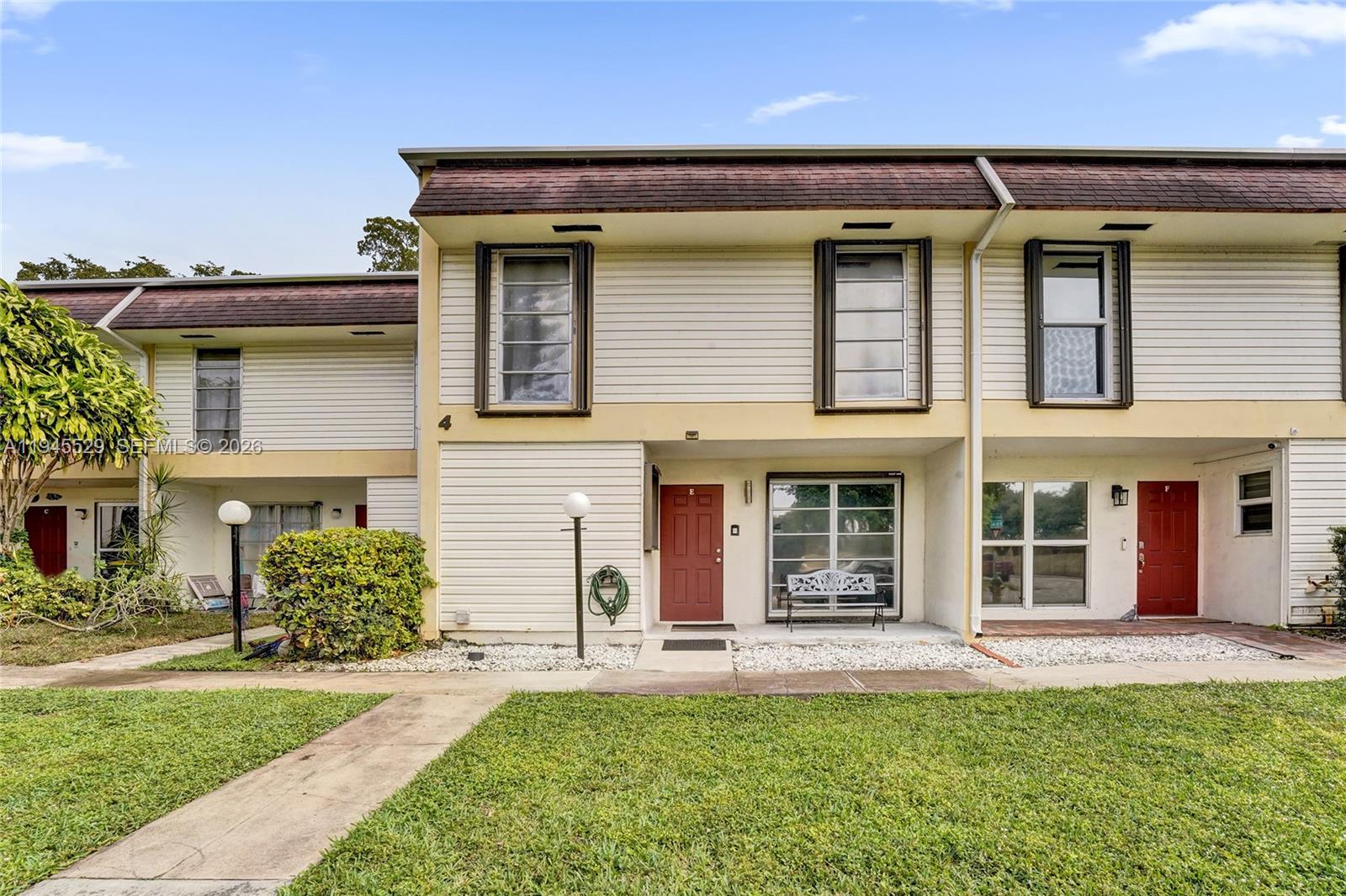 HOLLYWOOD GARDENS CONDOMI - Residential