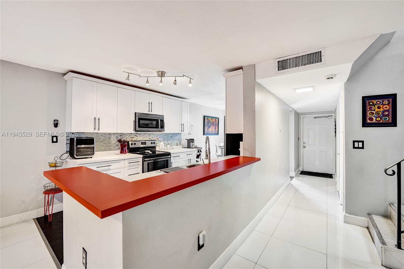 HOLLYWOOD GARDENS CONDOMI - Residential