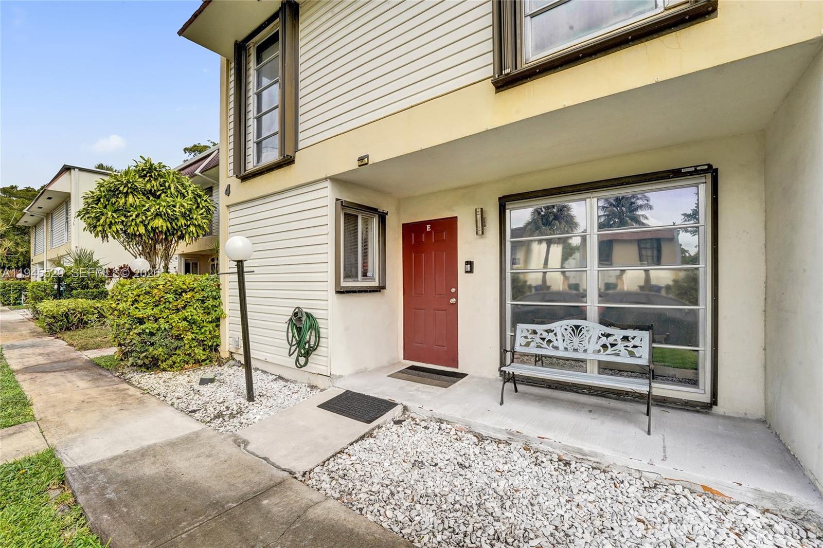 HOLLYWOOD GARDENS CONDOMI - Residential