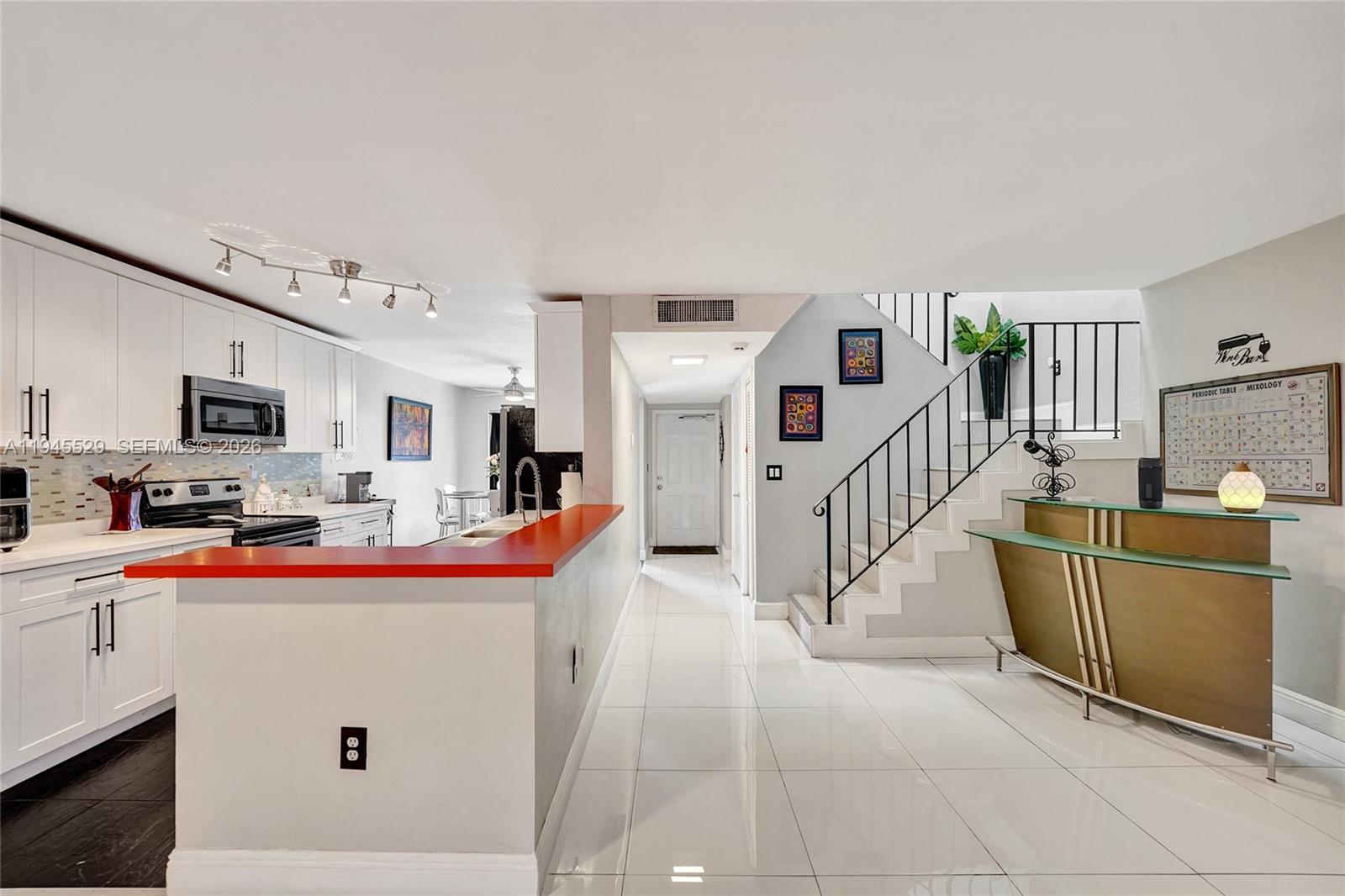 HOLLYWOOD GARDENS CONDOMI - Residential