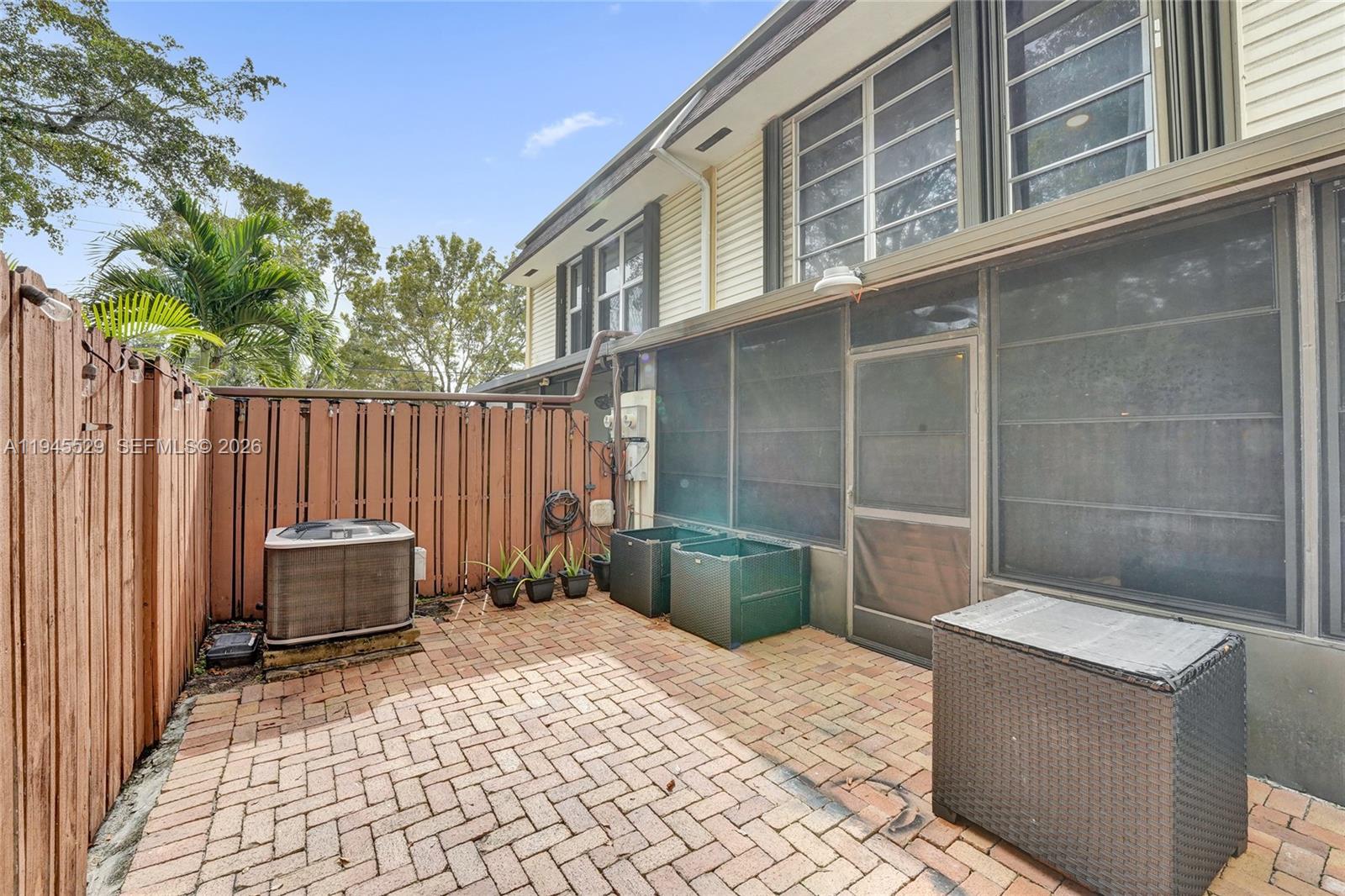 HOLLYWOOD GARDENS CONDOMI - Residential