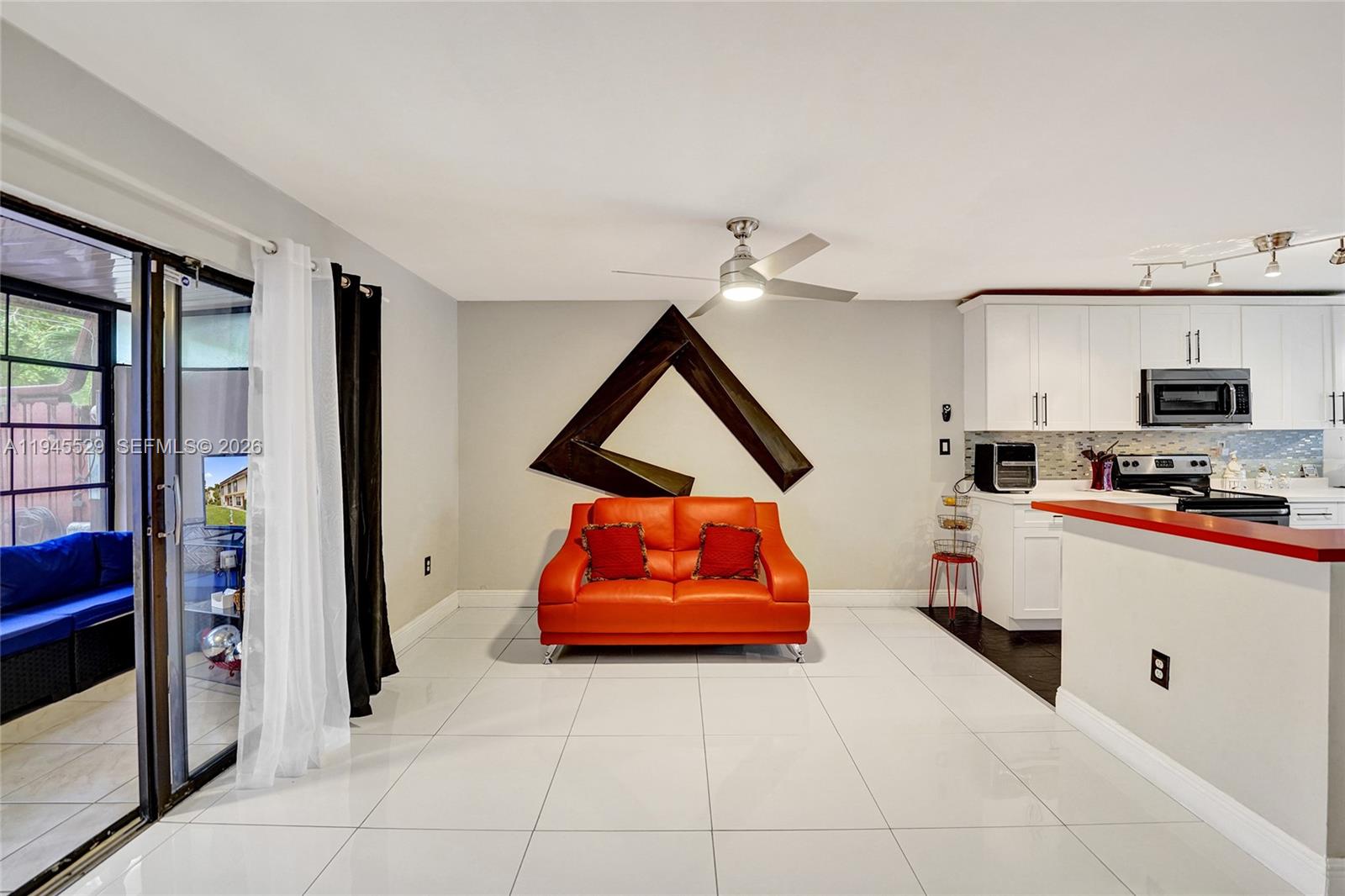 HOLLYWOOD GARDENS CONDOMI - Residential