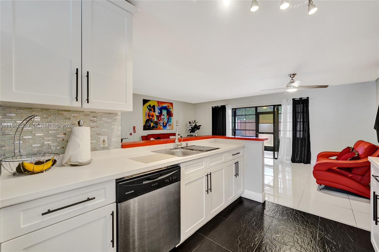 HOLLYWOOD GARDENS CONDOMI - Residential