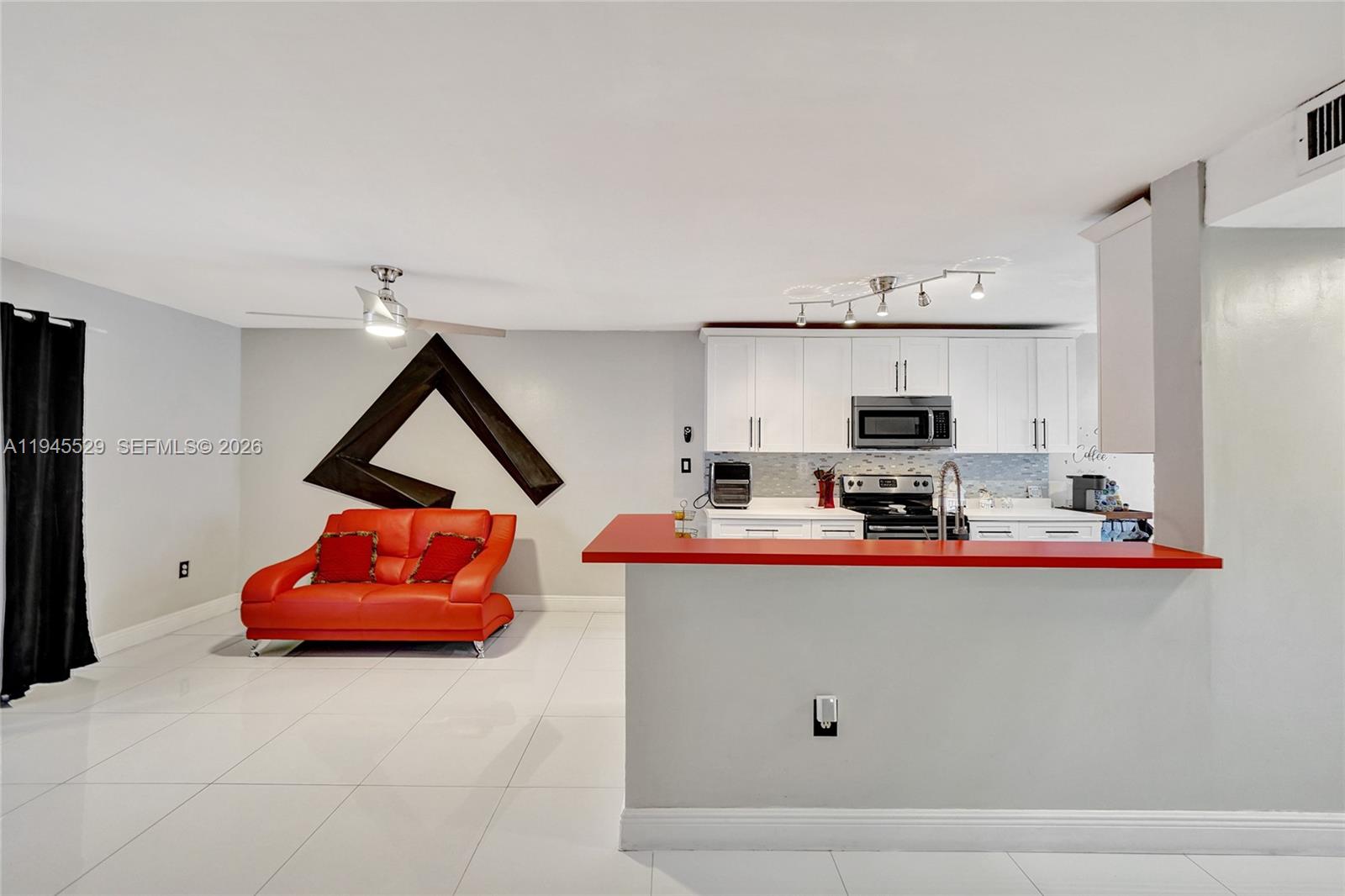 HOLLYWOOD GARDENS CONDOMI - Residential