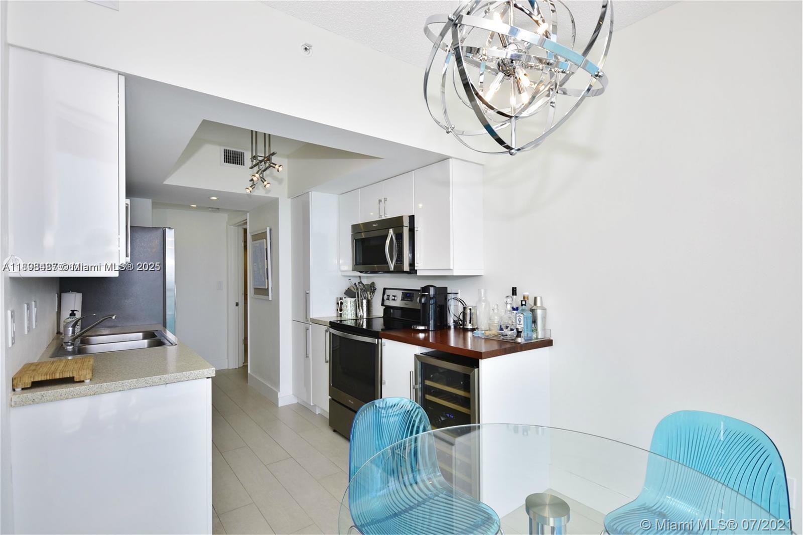 OCEAN POINT BEACH CLUB CO - Residential Lease