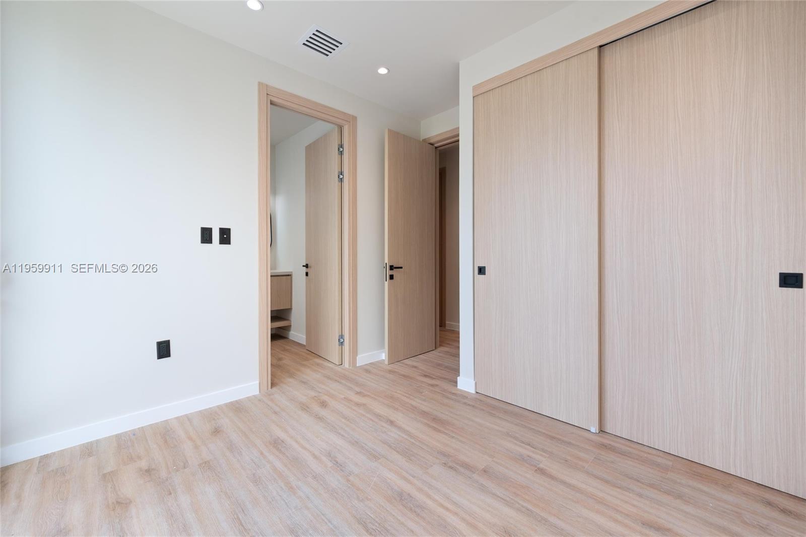 AMND MIAMI SUBURBAN ACRES - Residential