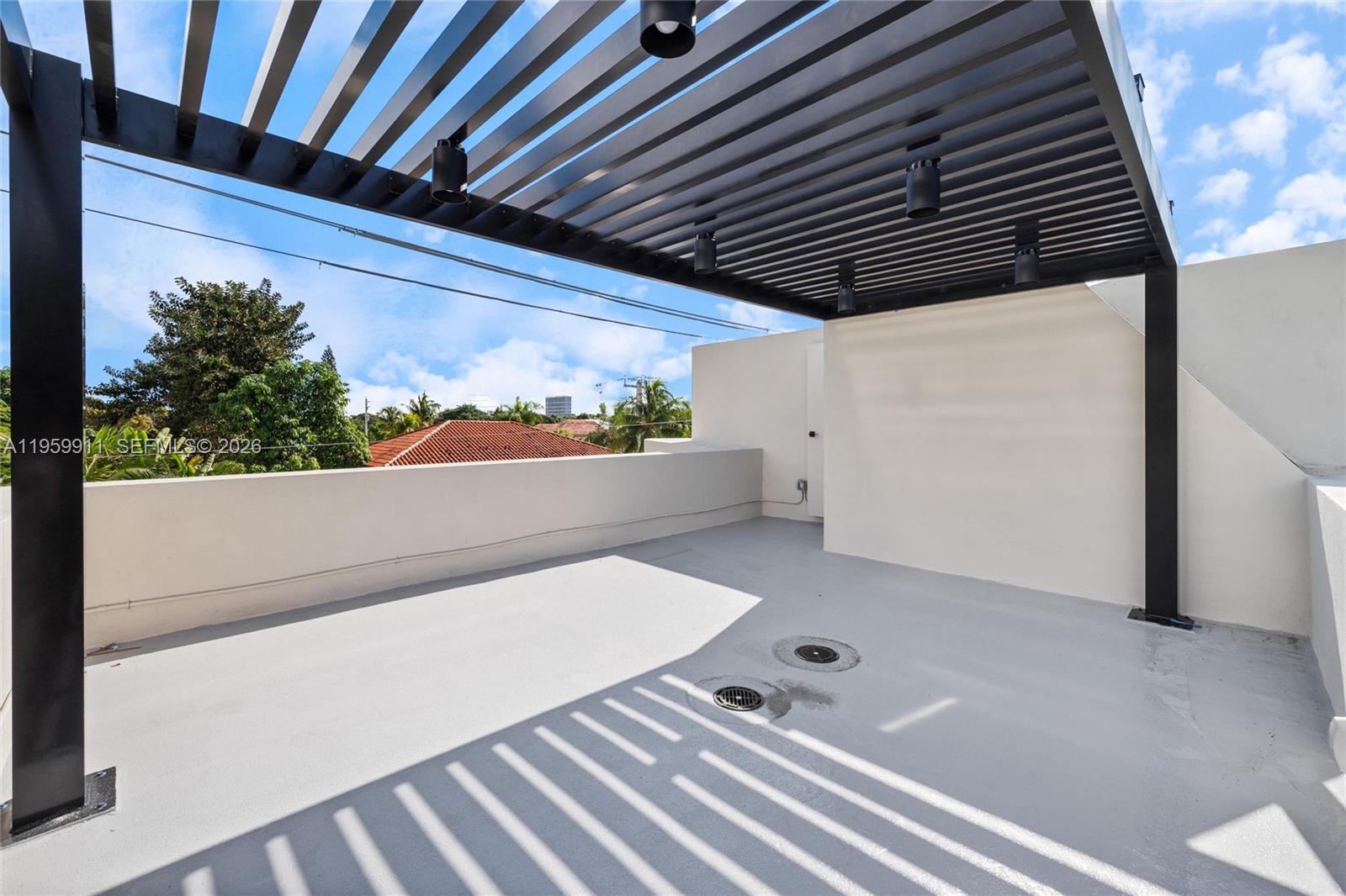 AMND MIAMI SUBURBAN ACRES - Residential