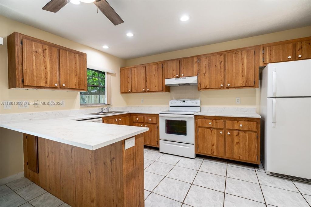 Photo of 8209 SW 24th St #19C, North Lauderdale, FL 33068 (MLS # A11881099)