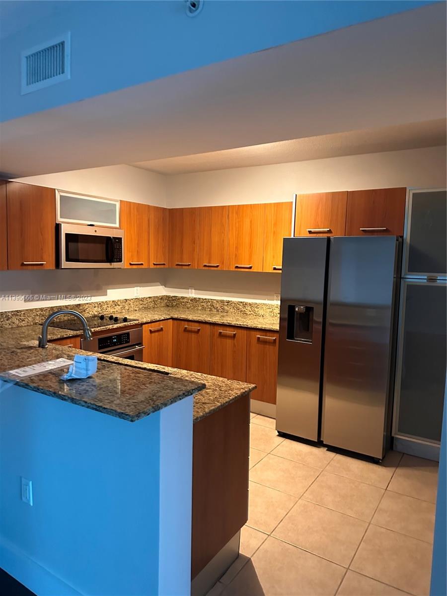 METROPOLIS I AT DADELAND - Residential Lease