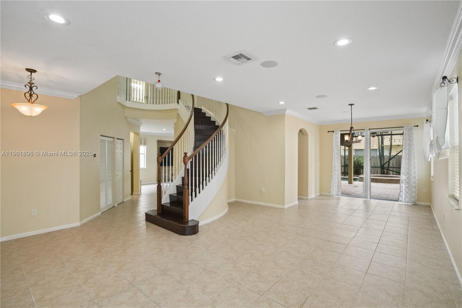 RIVIERA ISLES II - Residential Lease