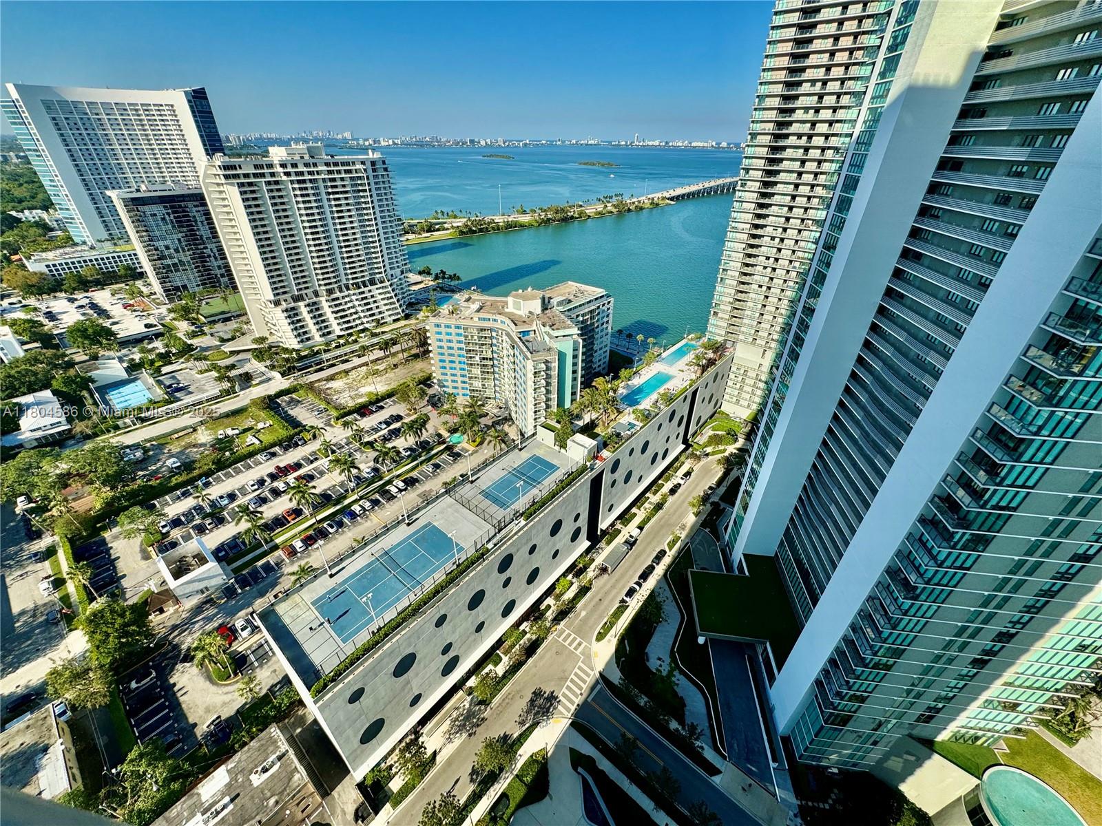 PARAISO BAYVIEWS CONDO - Residential