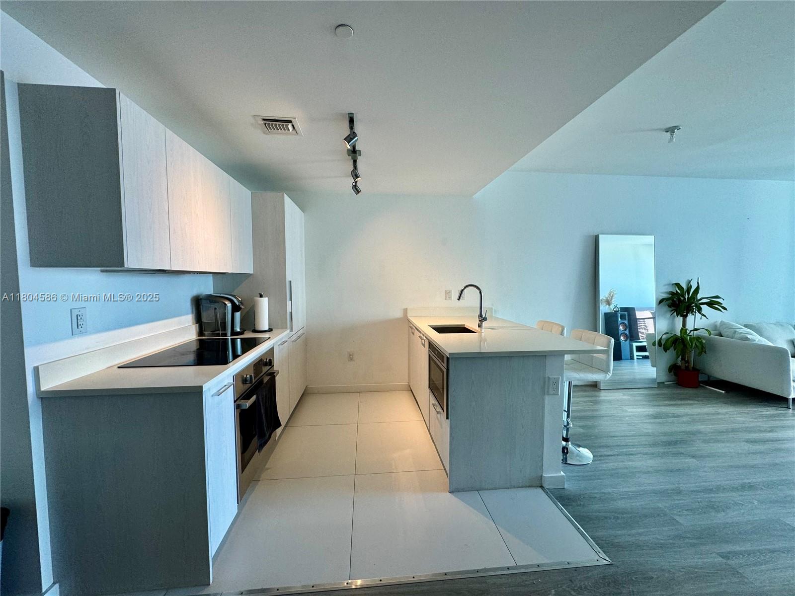 PARAISO BAYVIEWS CONDO - Residential