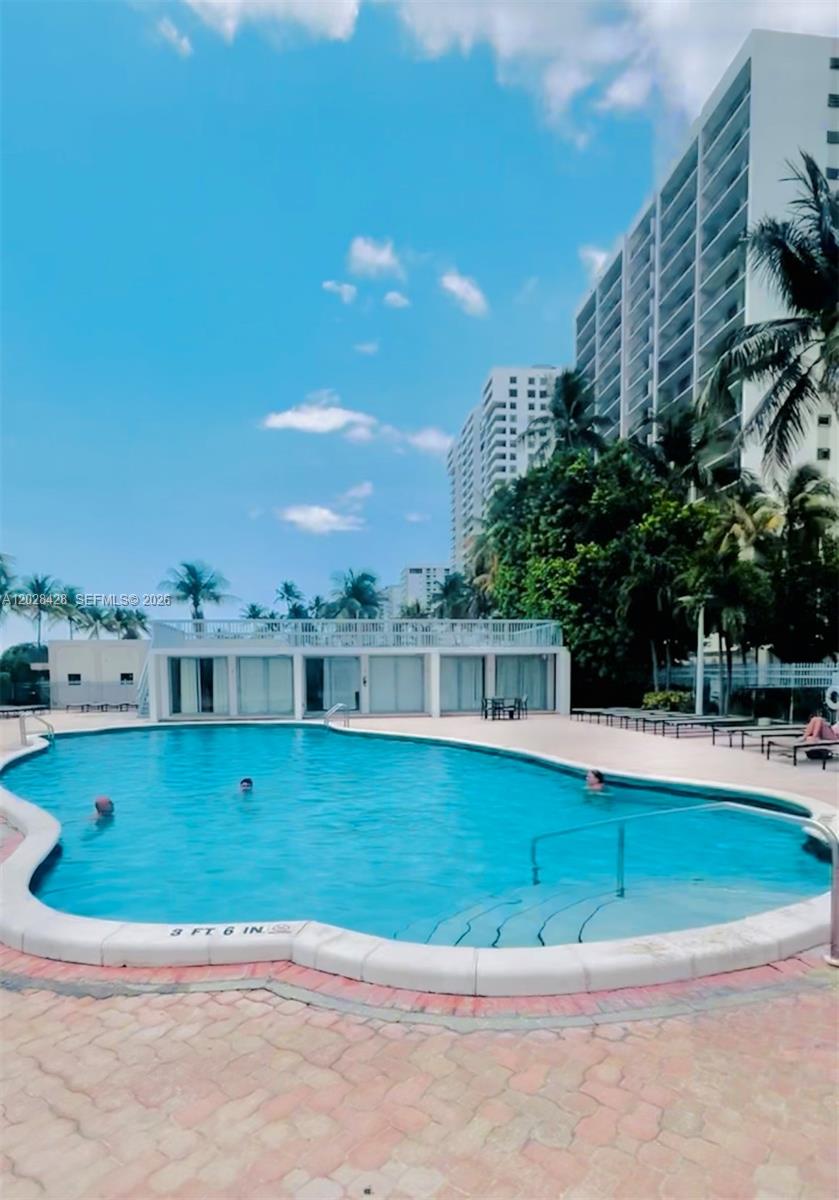 MIRASOL OCEAN TOWERS COND - Residential