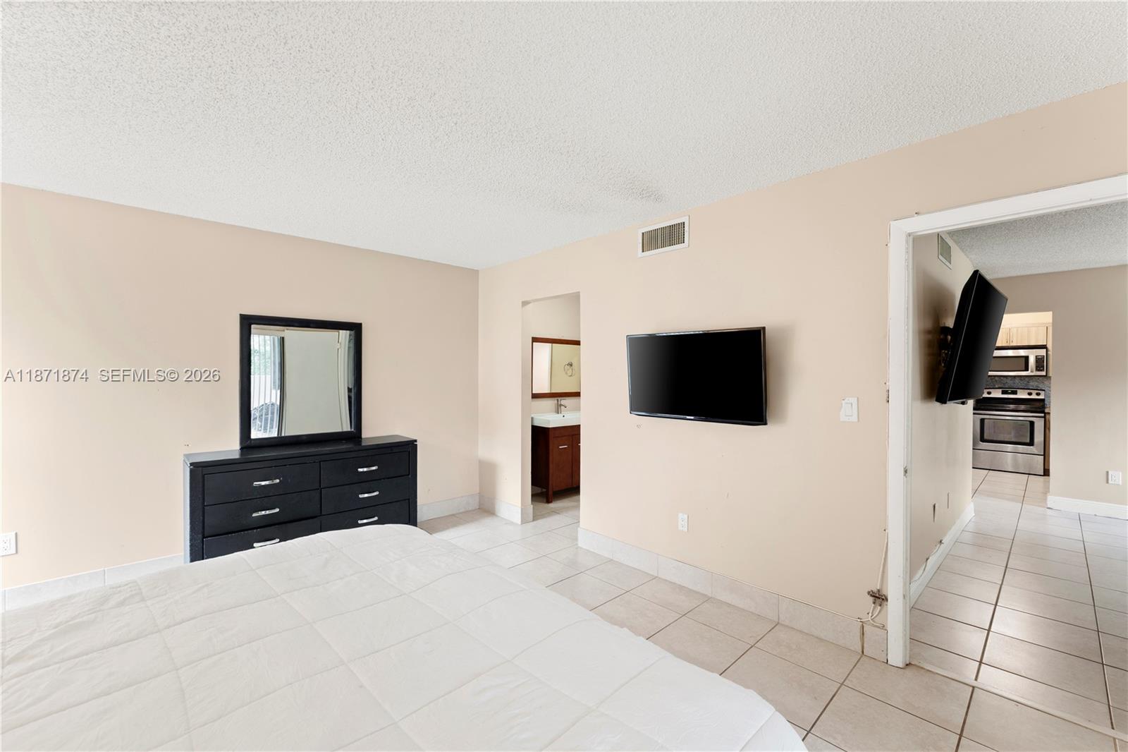 CALUSA CLUB VILLAGE CONDO - Residential