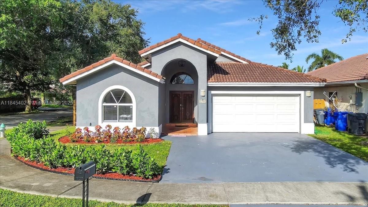 Beautiful 4 bedroom 2.5 bath estate on a corner lot. Well-manicured front lawn and fenced-in backyard plus eat-in kitchen, 2-car garage under A/C, high ceilings and more. Come tour this gem within the quiet and sought-after oasis that is Emerald Hills. 5min from I-95, TY Park, restaurants and houses of worship. Nestled in between Sheridan Rd and Stirling Rd just west of the I-95 and east of 441. **NO SUBLEASING - NO AIRBNB, CORPORATE HOUSING ETC.**