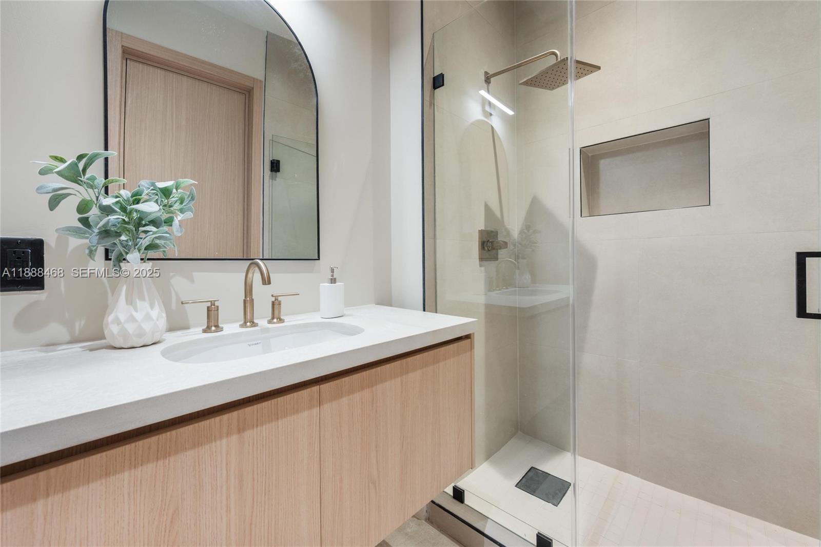 AMND MIAMI SUBURBAN ACRES - Residential