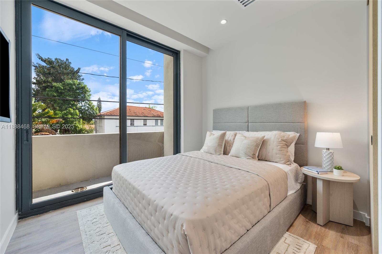 AMND MIAMI SUBURBAN ACRES - Residential