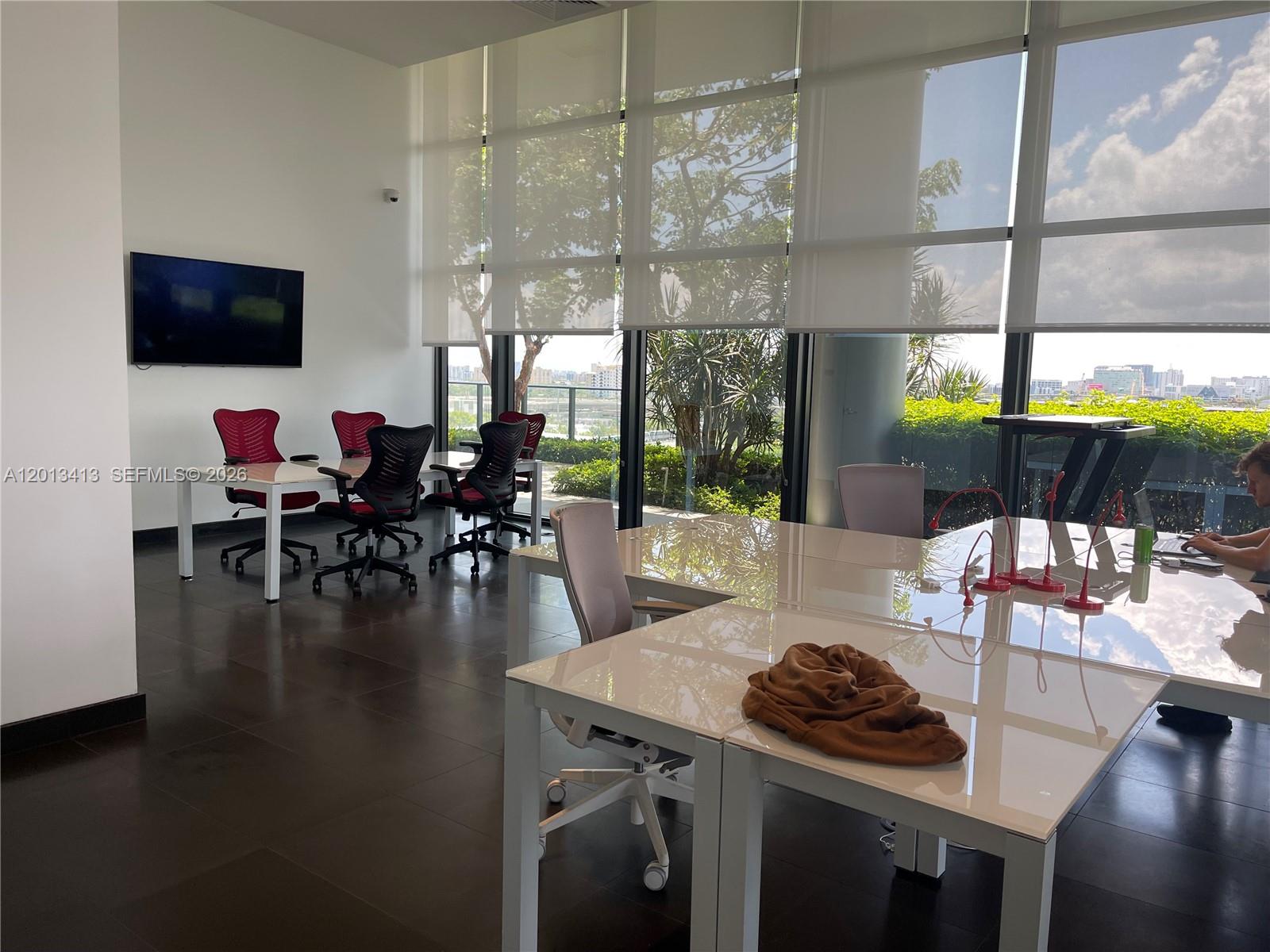 CANVAS CONDO - Residential Lease
