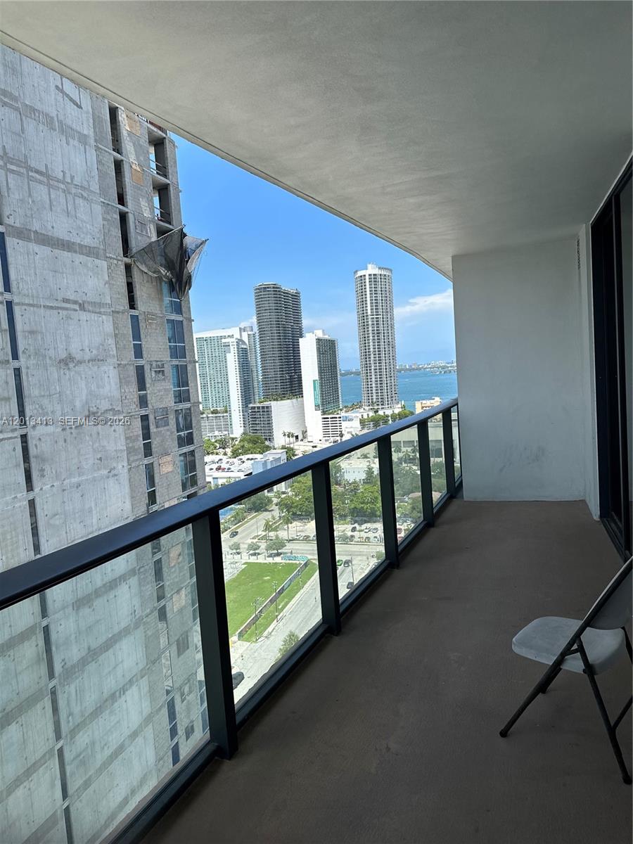 CANVAS CONDO - Residential Lease