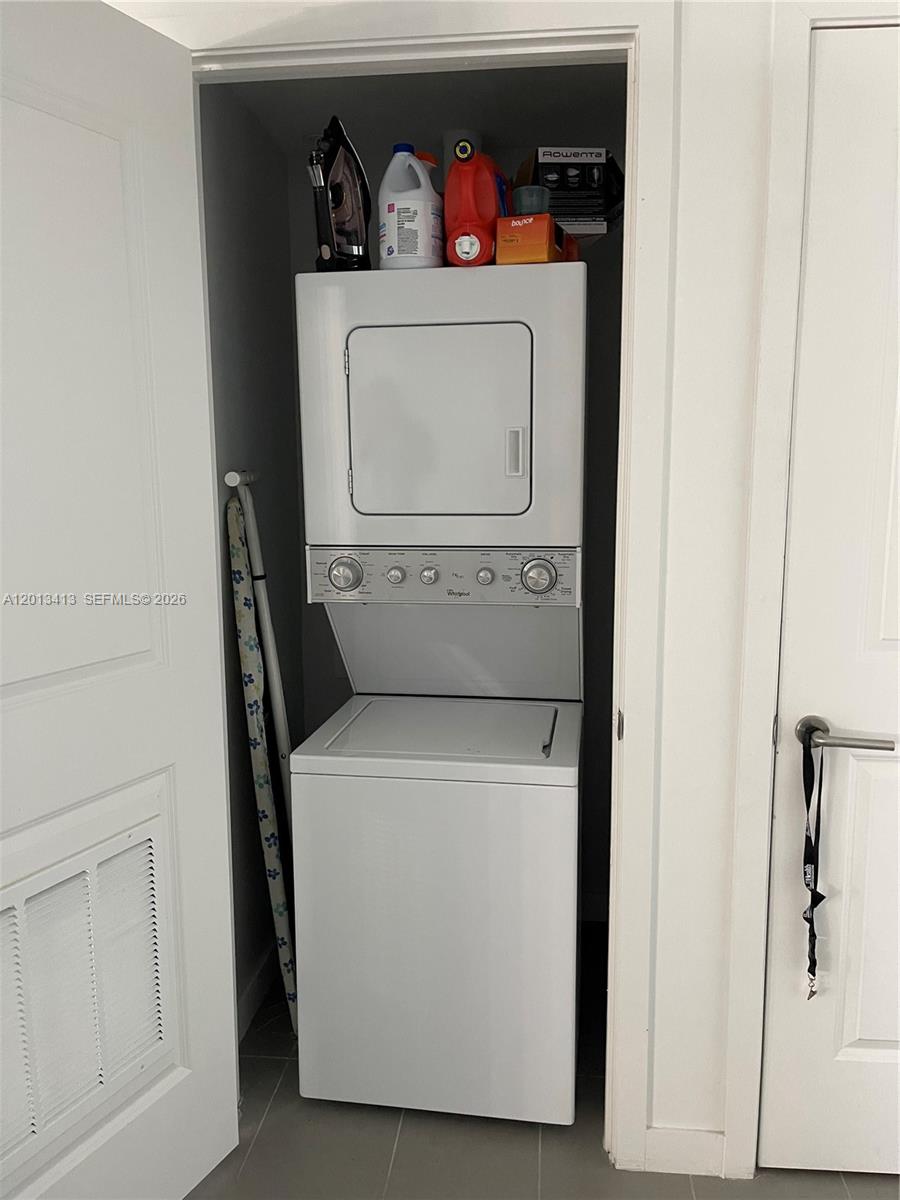 CANVAS CONDO - Residential Lease