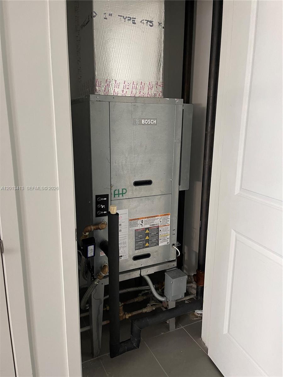 CANVAS CONDO - Residential Lease