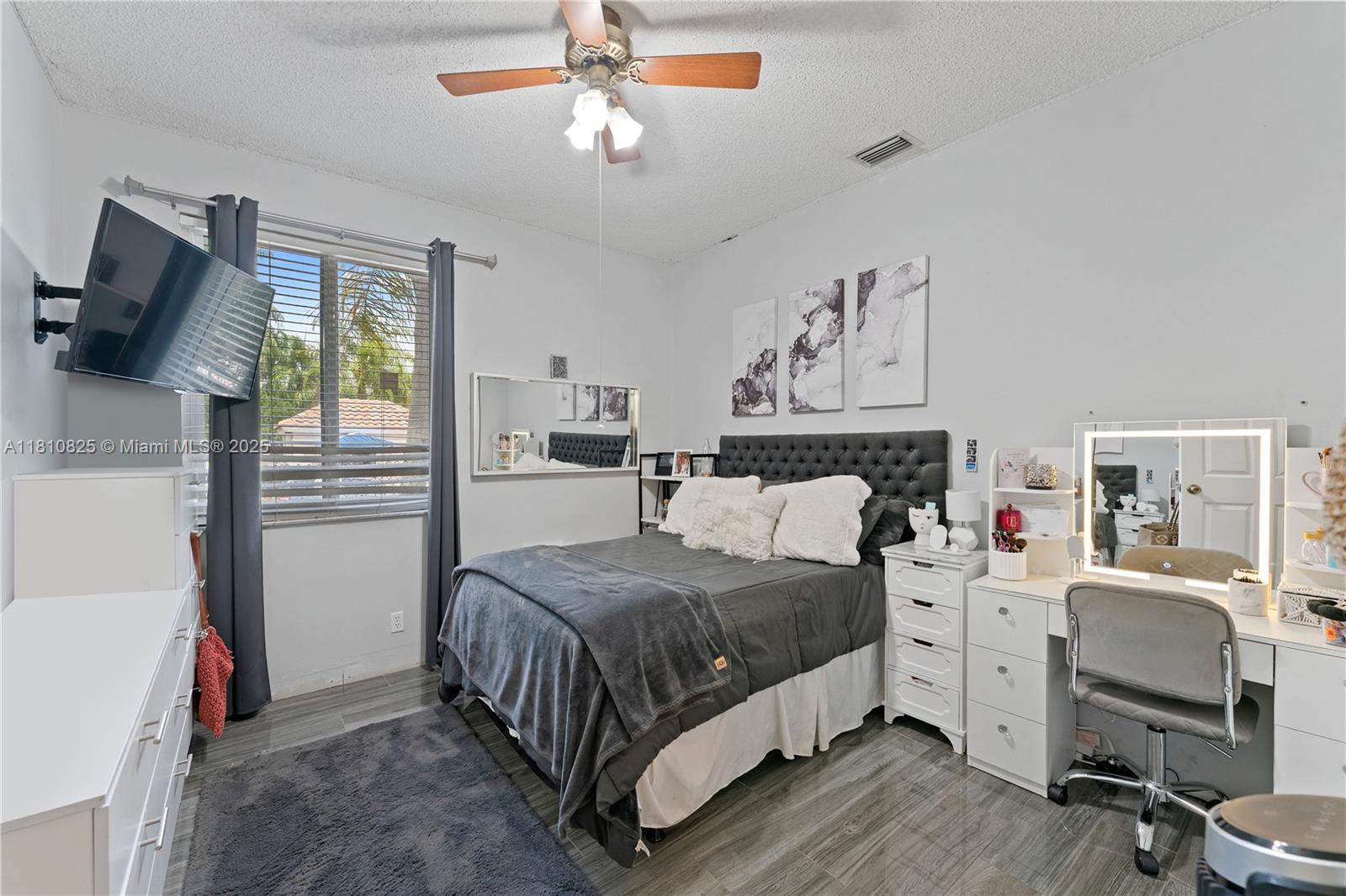 6421 Lake Tern Ln