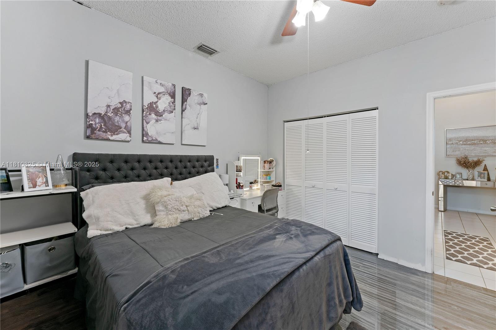 6421 Lake Tern Ln