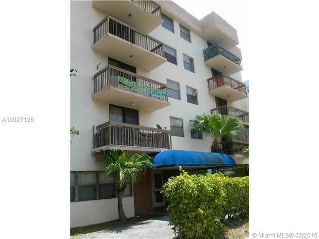 Beautiful two-master bedrooms and two-bathroom unit, fully furnished in excellent condition, brand new and all granite kitchen counters! Close to the boardwalk, walking distance to the beach! Building has a clubroom, pool, is close to Mt. Sinai Hospital and expressway. Unit has view of the canal and has 1 enclosed parking space. Available to lease monthly for $2000 or weekly for $1000.