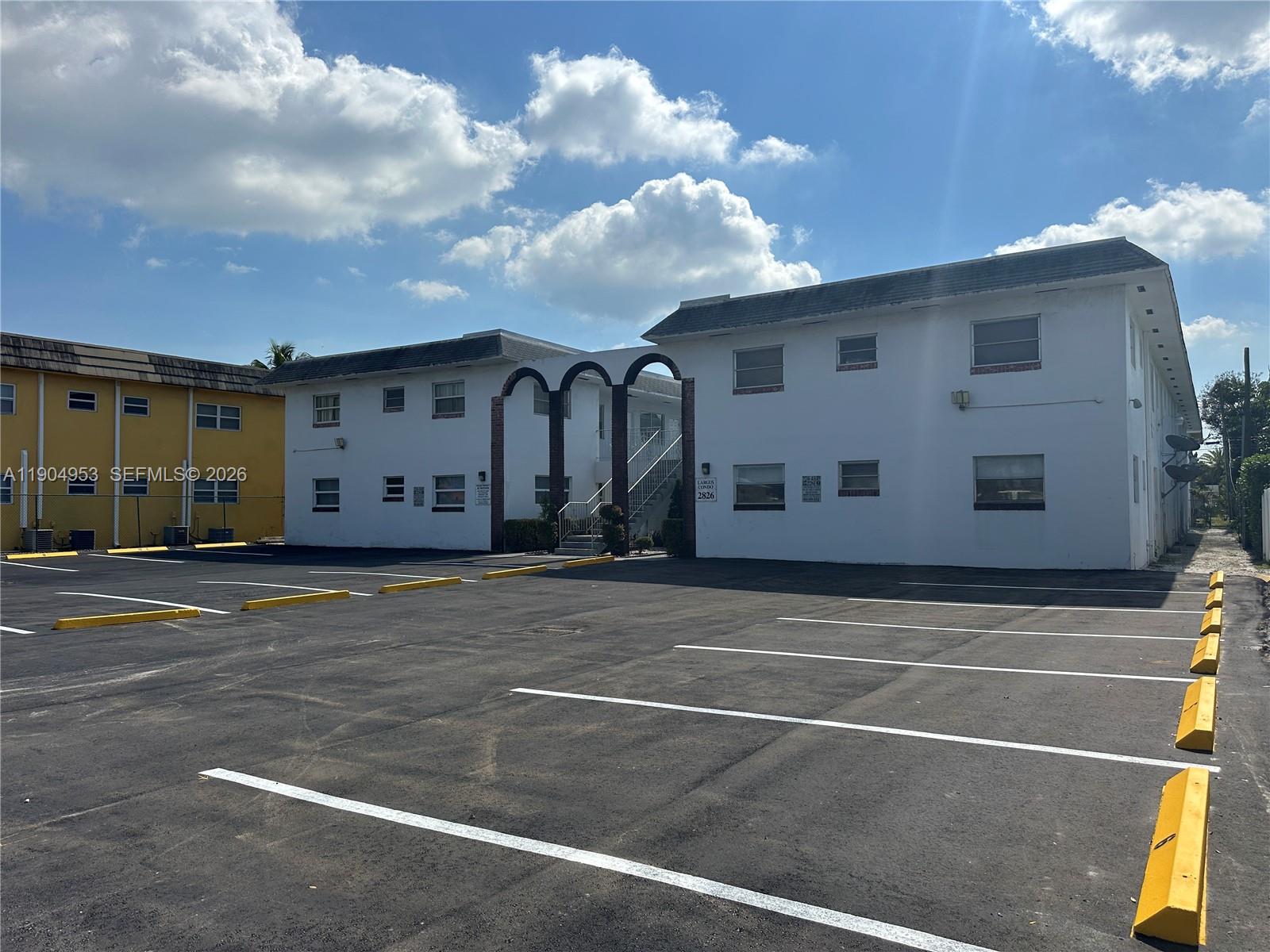 LARGUS CONDO - Residential