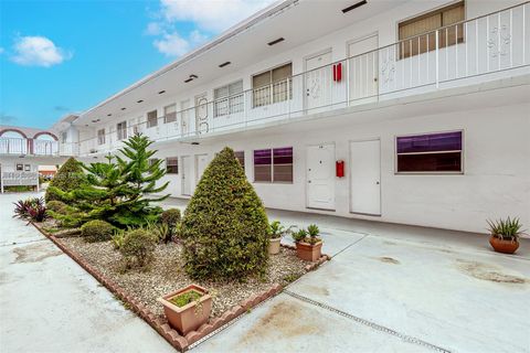 Photo of 2826 Van Buren St #8, Hollywood, FL 33020 (MLS # A11904953) Photo of 2826 Van Buren St #8, Hollywood, FL 33020 (MLS # A11904953)