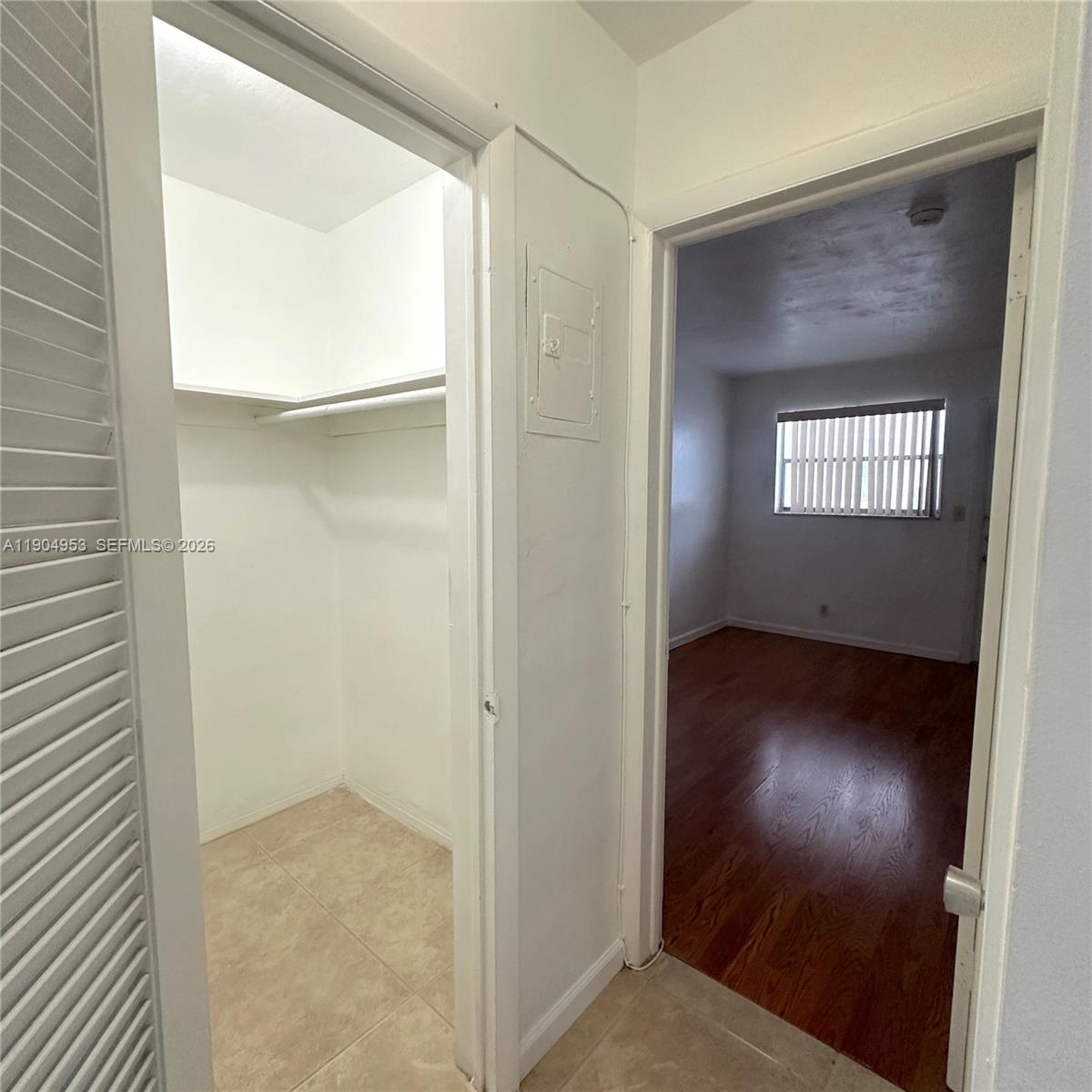 LARGUS CONDO - Residential