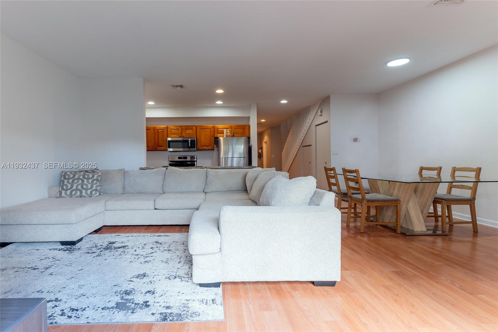 THIRD AVENUE CONDOMINIUM - Residential