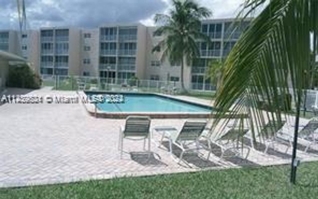 Photo of 206 SE 10th St #304, Dania Beach, FL 33004 (MLS # A11439821)