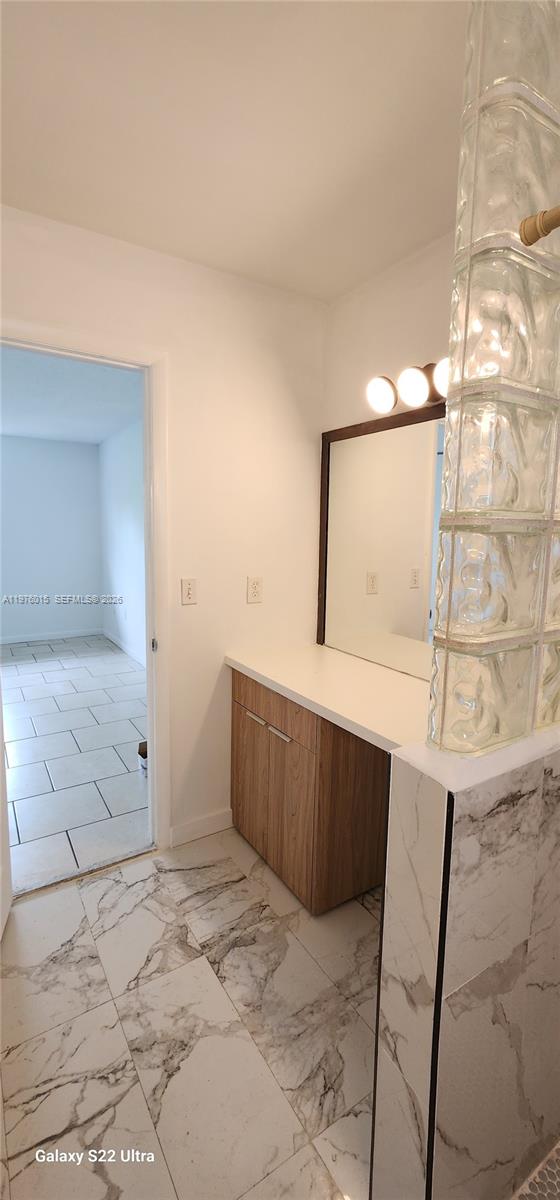 SNAPPER CREEK TOWNHOUSES - Residential Lease