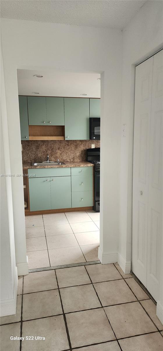 SNAPPER CREEK TOWNHOUSES - Residential Lease