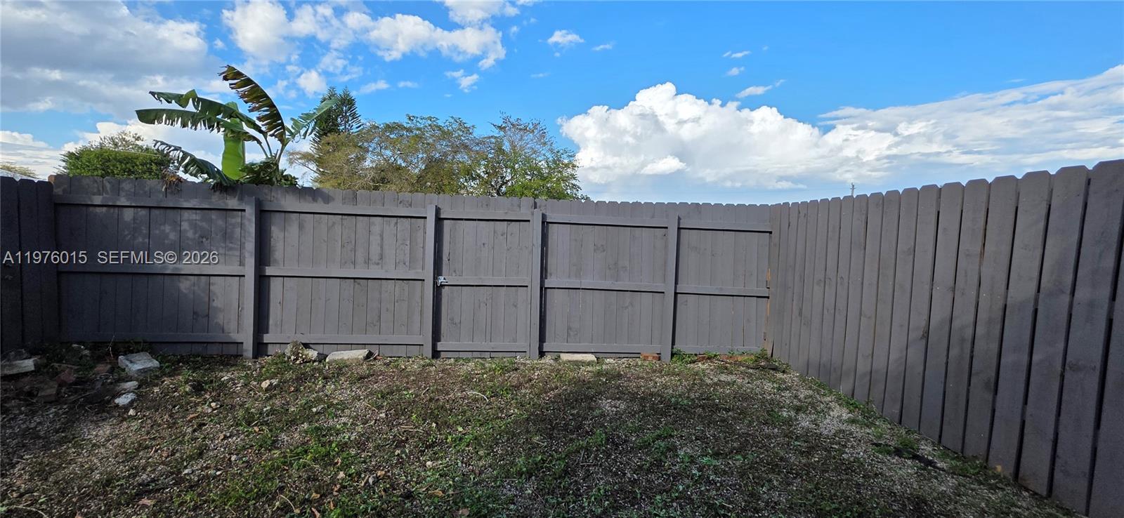 SNAPPER CREEK TOWNHOUSES - Residential Lease