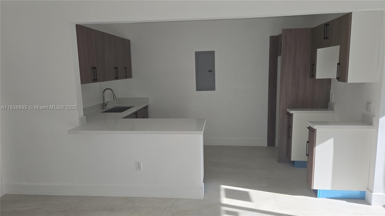 1310 Sharazad Blvd, Opa Locka, FL, 33054/$550,000 4 1310 Sharazad Blvd