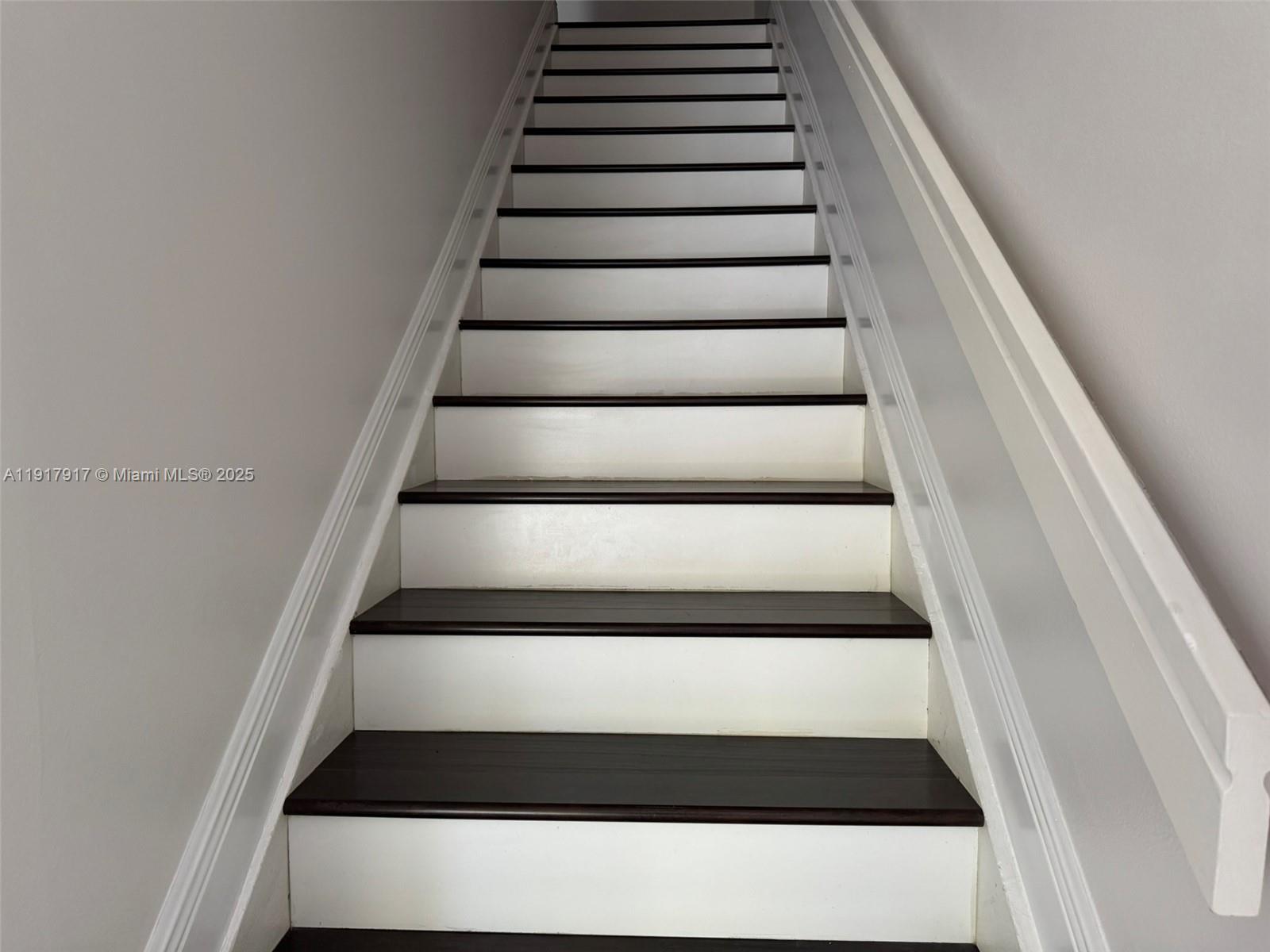 BANYAN GARDENS C0NDO - Residential Lease