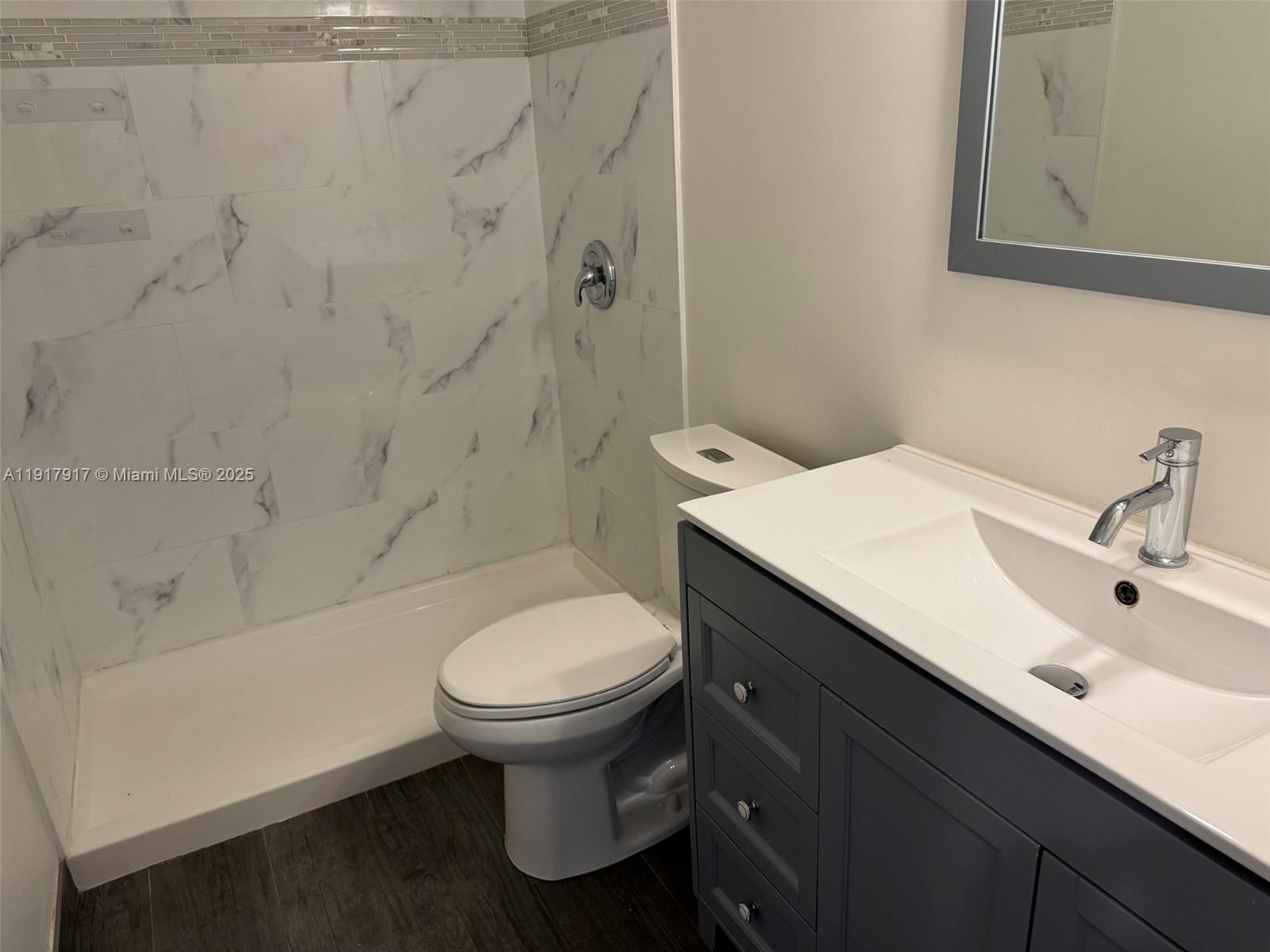 BANYAN GARDENS C0NDO - Residential Lease