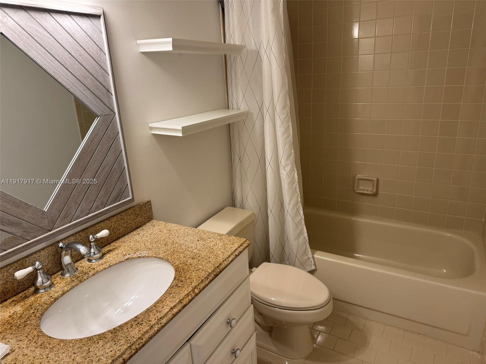 BANYAN GARDENS C0NDO - Residential Lease